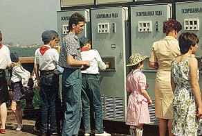 Очередная подборка атрибутов советской жизни