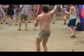 обдолбанный наркоман жесть!!