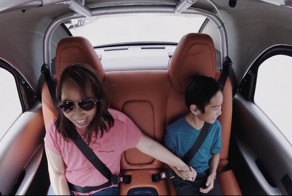 Google самоуправляемый автомобиль без руля и педалей