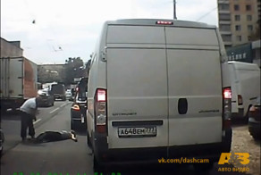 Хруст вырубил деда, просящего милостыню