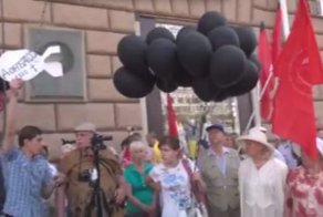 У посольства США в Москве «похоронили» американскую демократию