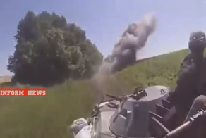 Подрыв Украинского БТР на мине. Донецк 4 августа