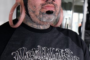 Самые большие ушные тоннели в мире