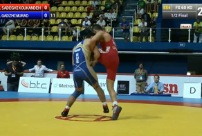 Классный уход от захвата