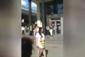 Пьяная Лолита устроила шоу возле московского метро