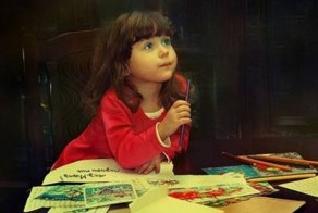 Шестилетняя финская девочка Хельга Хилтунен