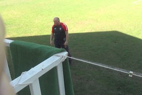 Вот тренер объясняет  "как надо играть  "