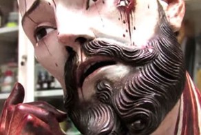 Неожиданная находка внутри 300-летней статуи