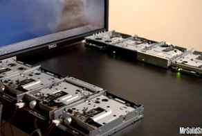 Хит 2000-х на 8 флоппи-дисководах