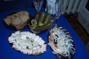 Предлагаю голосовать. Кому какой стол понравился?