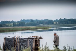 Человек в собачьей будке