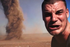 Селфи на фоне торнадо