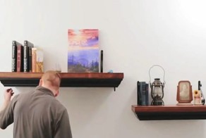 Полки с секретным отсеком для хранения оружия