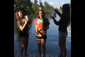 Весь мир долбанулся на почве от обливания себя водой