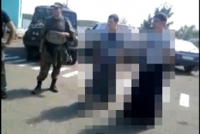 Что делают с теми, кто не вступает в ополчение (страшные кадры)))