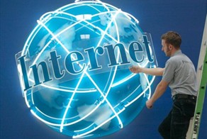 Как пробить по базам нужного человека?
