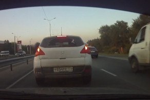 Учитель на Пежо