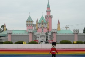 Заброшенный Диснейленд в Японии