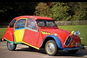 Citroen 2CV глазами Пикассо