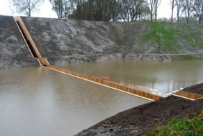 Мост Моисея под водой