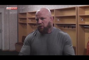 Джефф Монсон вышел на ринг под гимн Донбасса