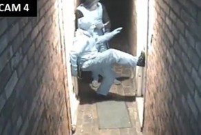 Пенсионер голыми руками отбился от вооруженной банды грабителей