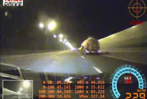  Лопнуло колесо на скорости 327км/ч