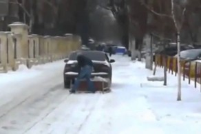 Новый способ уборки снега 