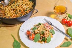 Паста с курицей по-охотничьи