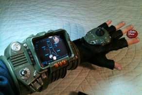Сравнение Pipboy 3000 vs. Apple Watch...