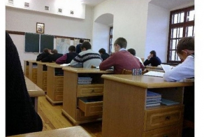 Студенты духовной семинарии