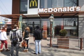 Россияне не горюют по McDonald's