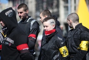 На "Марш мира" под дулом автомата