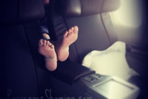 Смешные и постыдные фотографии пассажиров самолётов