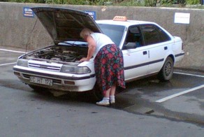 Бабушка и такси!