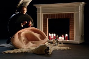 Самая странная реклама наушников