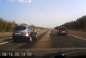 Папе прилетело