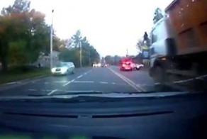 Пьянь убегает от полиции