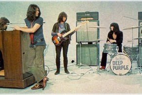 Донецкий дуэт пожилых мужчин исполняет Deep Purple