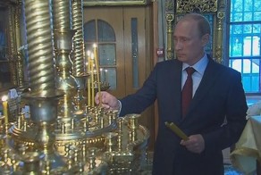 Путин возглавил рейтинг моральных авторитетов в России