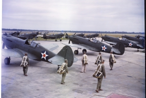 Цветные фотографии ранних P-40