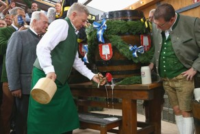 Как изготавливают дубовые бочки для праздника Октоберфест