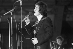 Умер эстонский певец Яак Йоала