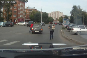 Ока уехала от девушки-водителя