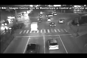 Сбил девушку на пешеходе