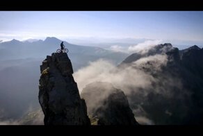 На байке по скалам