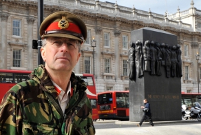 Премьер, послушайте генерала