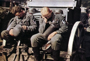 Как немцы наших трупами закидывали,под Злотовым,летом 1944