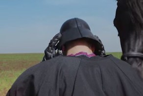 Дарт Вейдер снял шлем