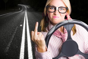 Неадекватная девушка за рулём дорогого авто (с продолжением)